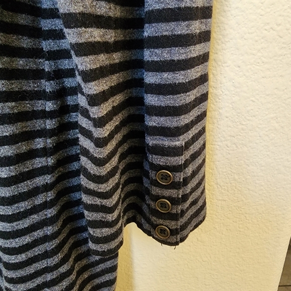 Jones New York Sport Babydoll Henley Shirt Tee Y2K L Black Gray Striped Boho - Picture 6 of 7